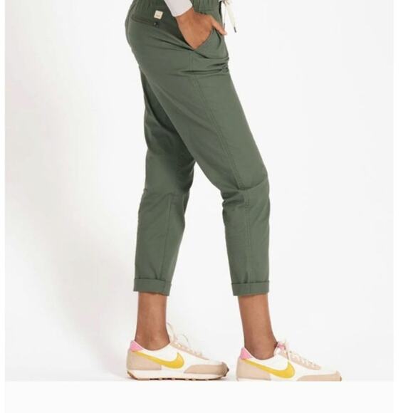 Vuori  Ripstop Pant Olive Green Cropped Women's Pants
size Small - Picture 2 of 10